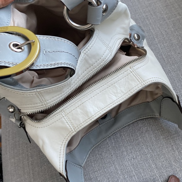 Bundle of two Coach mini white bag And brown mini Wallet - Picture 9 of 16